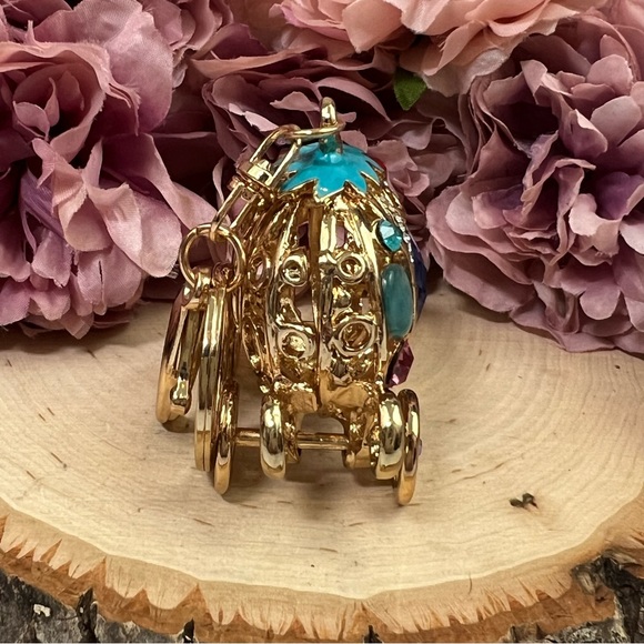 Cinderella’s Royal Blue and Gold Crystal Carriage Keychain Charm - Picture 8 of 15